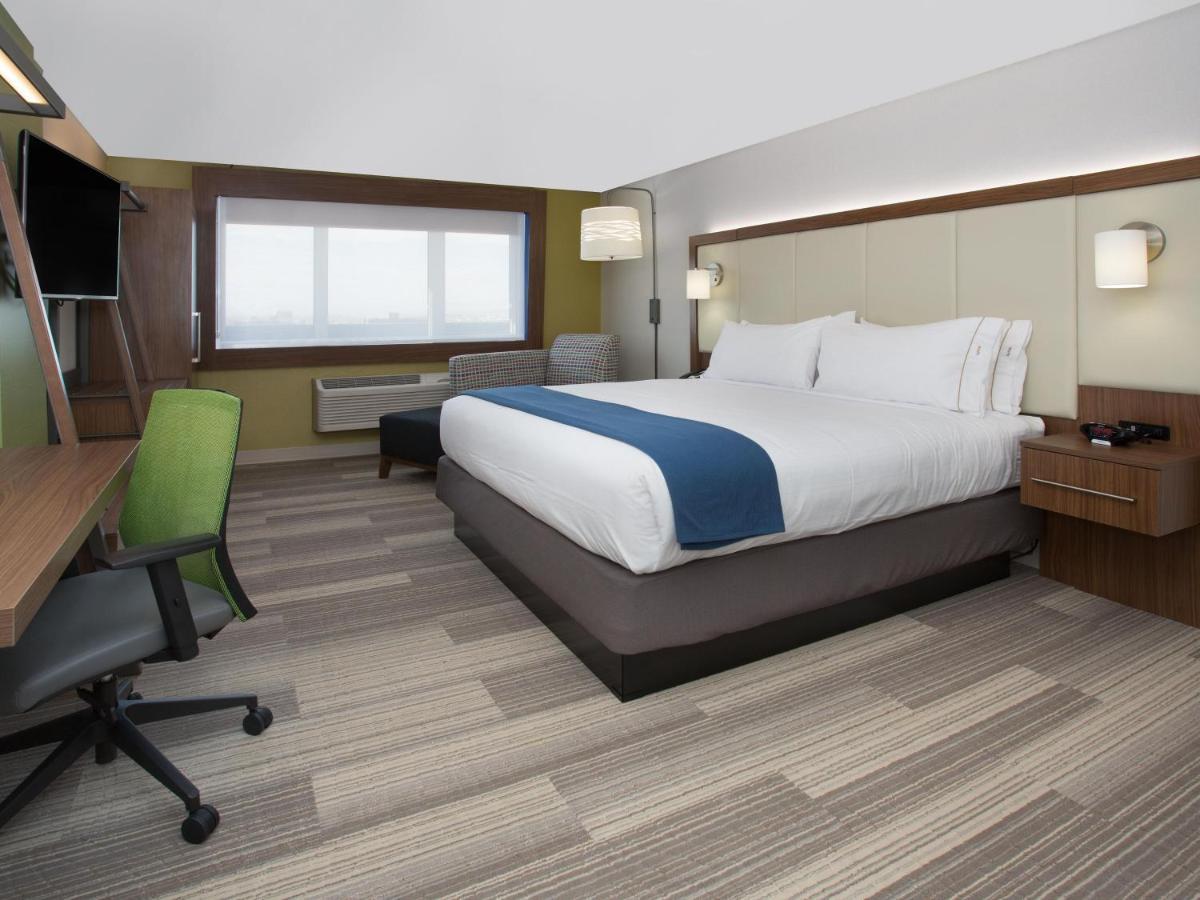 Holiday Inn Express & Suites Chicago North Shore - Niles By Ihg Екстериор снимка