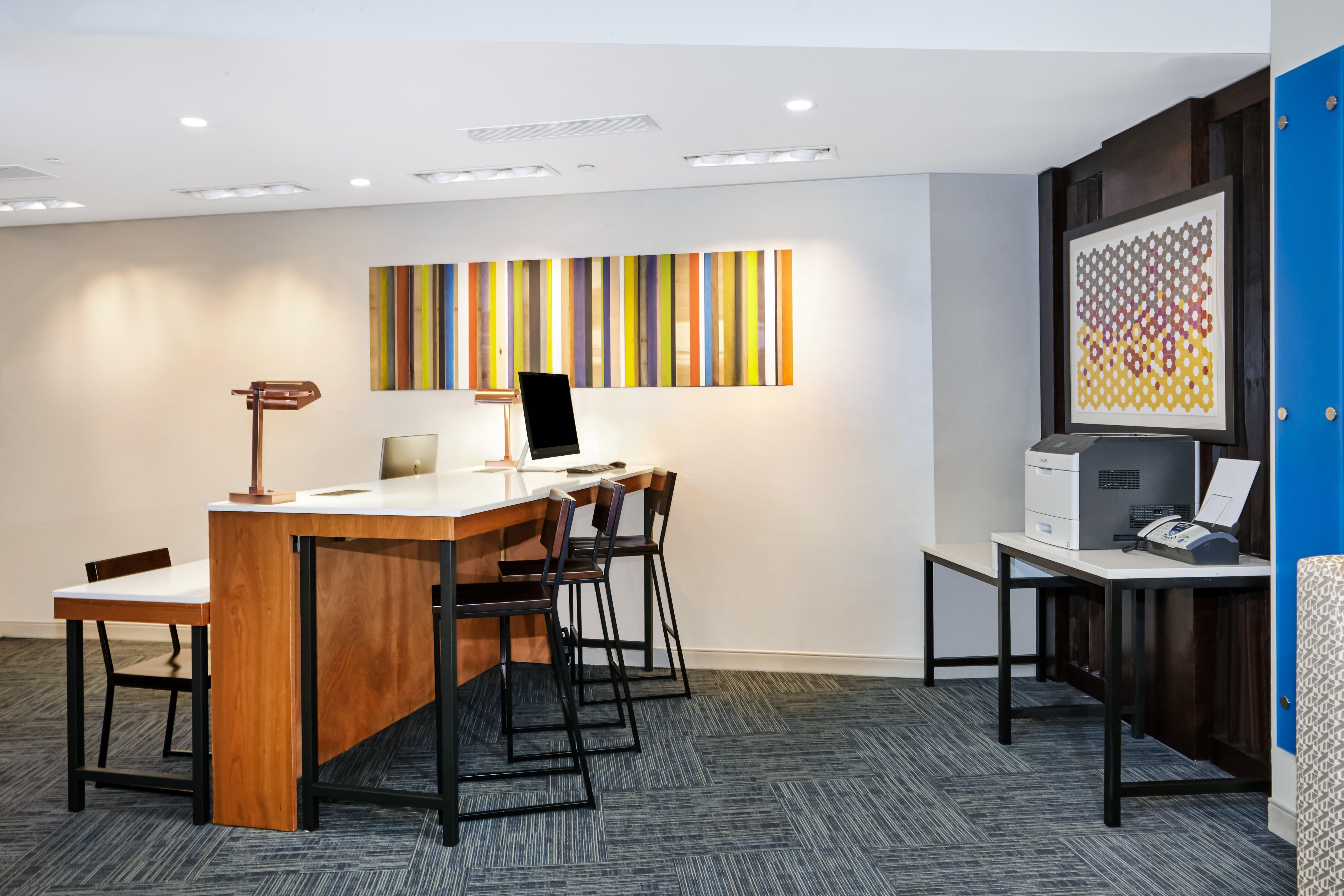 Holiday Inn Express & Suites Chicago North Shore - Niles By Ihg Екстериор снимка