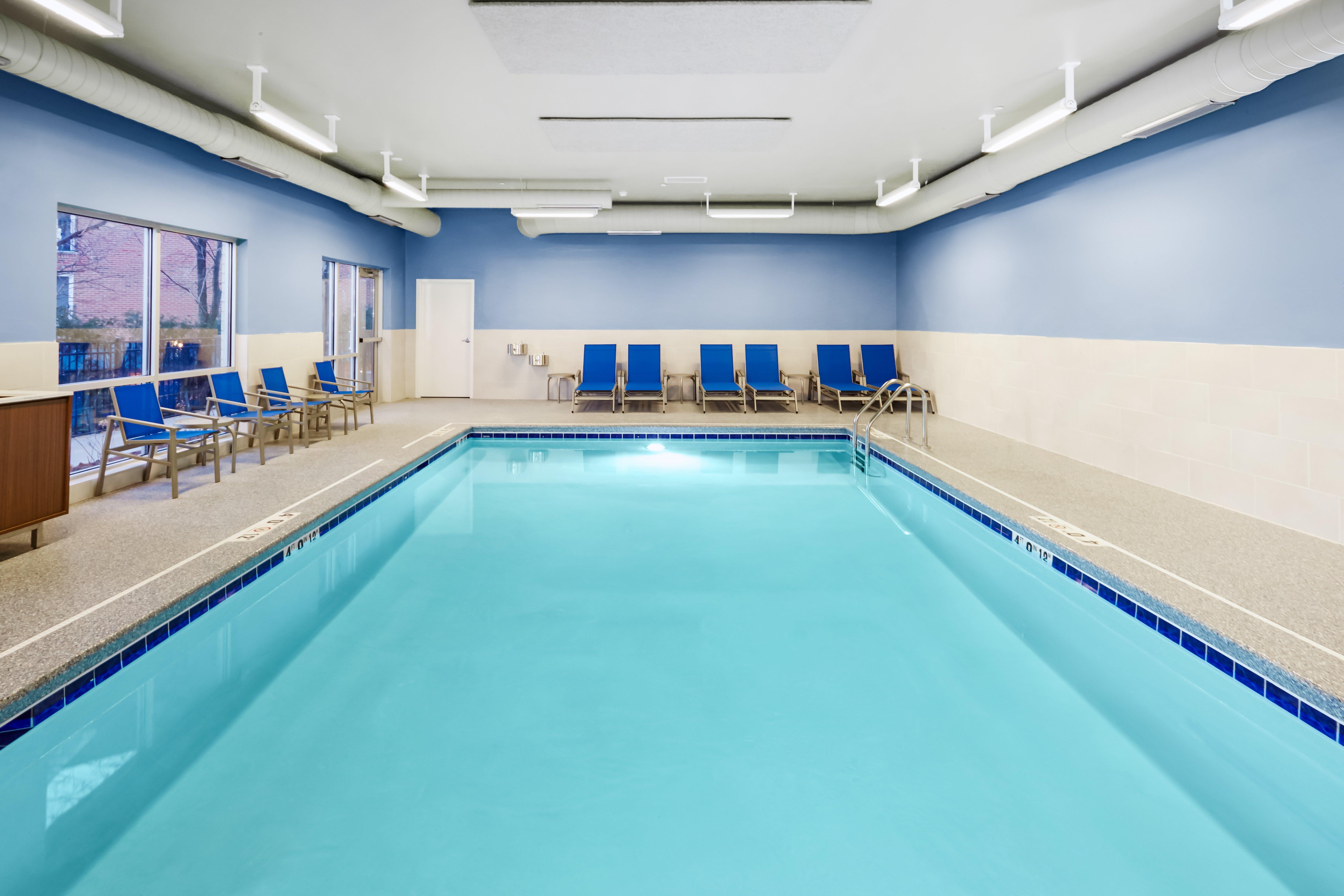 Holiday Inn Express & Suites Chicago North Shore - Niles By Ihg Екстериор снимка